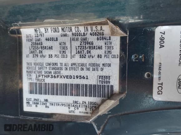 ✅ 1997 Ford F-350 • VIN: 1FTHF36FXVED19561 • Lot: 43317135. Wystawiony na IAAI z przebiegiem 180 043 mil. Bezpłatny archiwum sprzedaży aukcyjnych z USA i szczegółowy raport historii pojazdu na DreamBid. Zdjęcie 9.