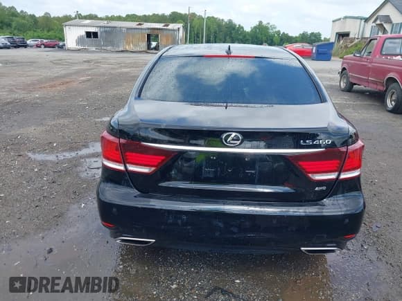 ✅ 2015 Lexus LS 460 • VIN: JTHCL5EF7F5024336 • Лот: 42452030. Опубликован ранее на IAAI с пробегом 179 310 миль. Бесплатный доступ к архиву аукционных продаж из США и подробный отчёт об истории автомобиля на DreamBid. Изображение 6.