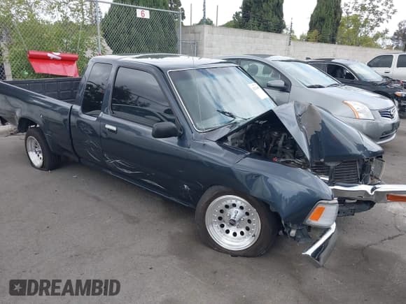 ✅ 1991 Toyota Pickup • VIN: JT4VN93D5M5016858 • Lot: 42126487. Listed on IAAI with 119,091 mi. Free auction sales archive from the USA and detailed vehicle history report at DreamBid. Image 1.