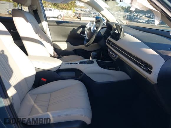 ✅ 2024 Honda HR-V EX-L • VIN: 3CZRZ2H7XRM720632 • Lot: 43504983. Listed on IAAI with 12,137 mi. Free auction sales archive from the USA and detailed vehicle history report at DreamBid. Image 5.