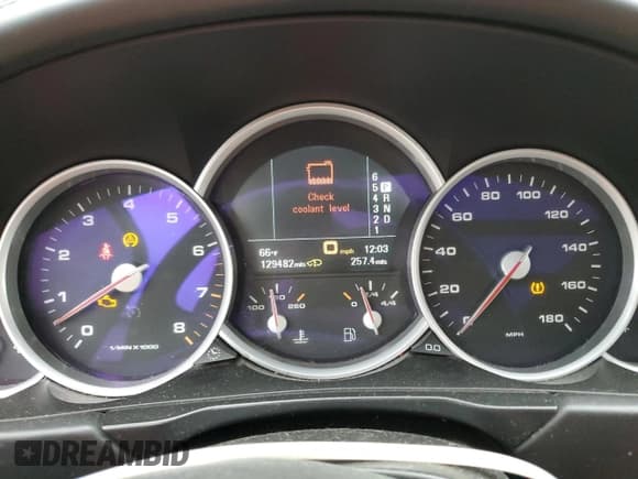 ✅ 2008 Porsche Cayenne Turbo • VIN: WP1AC29P08LA91982 • Lot: 92875015. Wystawiony na Copart z przebiegiem 129 482 mil. Bezpłatny archiwum sprzedaży aukcyjnych z USA i szczegółowy raport historii pojazdu na DreamBid. Zdjęcie 9.