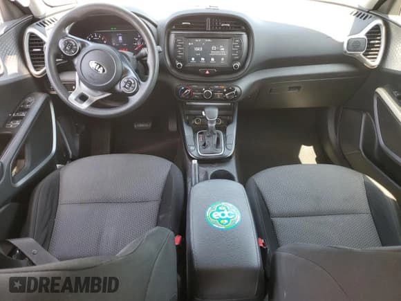✅ 2020 Kia Soul LX • VIN: KNDJ23AU7L7013048 • Lot: 85403475. Wystawiony na Copart z przebiegiem 176 891 mil. Bezpłatny archiwum sprzedaży aukcyjnych z USA i szczegółowy raport historii pojazdu na DreamBid. Zdjęcie 8.