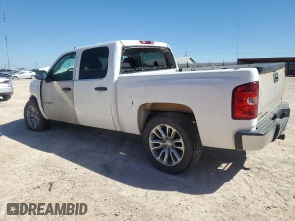 ✅ 2011 Chevrolet Silverado 1500 LS • VIN: 3GCPCREA3BG114715 • Lot: 72989904. Listed on Copart with 201,439 mi. Free auction sales archive from the USA and detailed vehicle history report at DreamBid. Image 2.