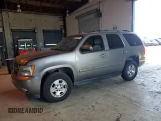 2008 Chevrolet Tahoe LTZ z VIN 1GNFK13068J202277, wystawiony jako Copart lot #84422915 z przebiegiem 233 385 mil mil oraz Czysty tytuł • Clean title. Historia ofert i sprzedaży dostępna na DreamBid. Obrazek 1.