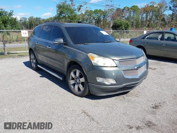 ✅ 2011 Chevrolet Traverse LTZ • VIN: 1GNKRLED9BJ141777 • Lot: 43581134. Wystawiony na IAAI z przebiegiem Nie podano. Bezpłatny archiwum sprzedaży aukcyjnych z USA i szczegółowy raport historii pojazdu na DreamBid. Zdjęcie 1.