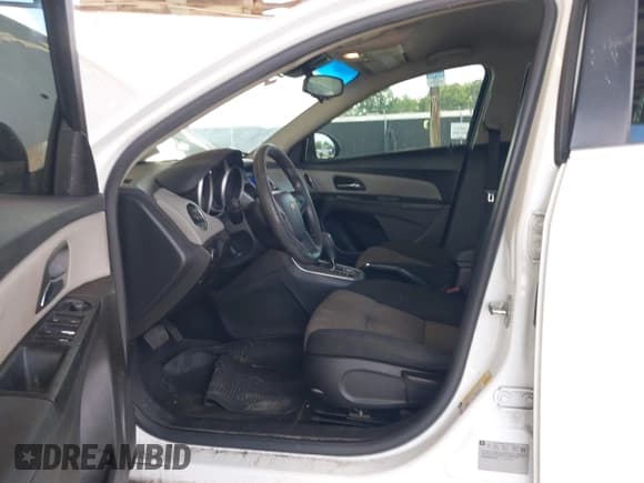 ✅ 2012 Chevrolet Cruze LS • VIN: 1G1PC5SH4C7155371 • Лот: 42948192. Опубликован ранее на IAAI с пробегом 143 376 миль. Бесплатный доступ к архиву аукционных продаж из США и подробный отчёт об истории автомобиля на DreamBid. Изображение 5.