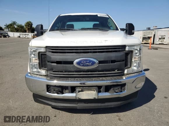 ✅ 2018 Ford F-250 XL • VIN: 1FT7X2B63JEB11766 • Lot: 85009805. Listed on Copart with 166,378 mi. Free auction sales archive from the USA and detailed vehicle history report at DreamBid. Image 5.