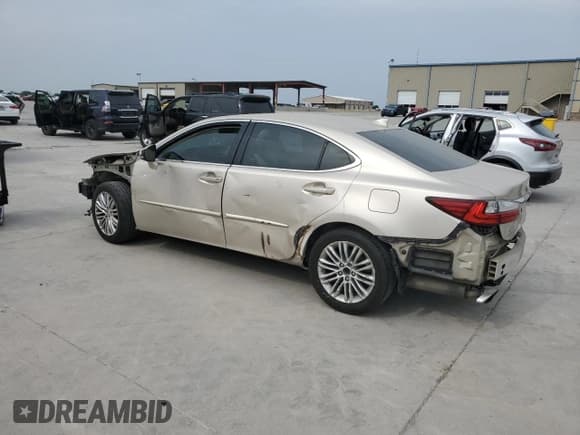 ✅ 2016 Lexus ES 330 • VIN: 58ABK1GG7GU001892 • Lot: 53552085. Wystawiony na Copart z przebiegiem 84 554 mil. Bezpłatny archiwum sprzedaży aukcyjnych z USA i szczegółowy raport historii pojazdu na DreamBid. Zdjęcie 2.