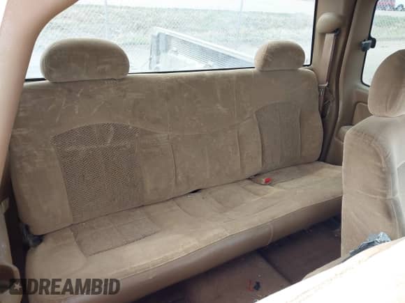 ✅ 2000 Chevrolet Silverado 2500 LS • VIN: 1GCGK29U4YE309544 • Lot: 42115349. Wystawiony na IAAI z przebiegiem 227 652 mil. Bezpłatny archiwum sprzedaży aukcyjnych z USA i szczegółowy raport historii pojazdu na DreamBid. Zdjęcie 8.