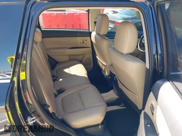 ✅ 2017 Mitsubishi Outlander SE • VIN: JA4AD3A35HZ059971 • Lot: 43209441. Listed on IAAI with 147,635 mi. Free auction sales archive from the USA and detailed vehicle history report at DreamBid. Image 8.