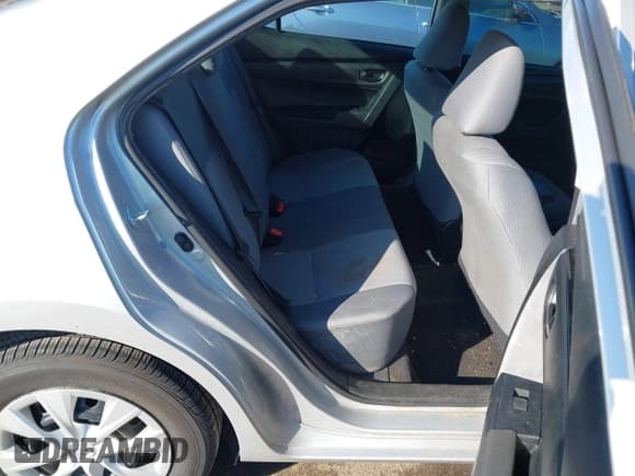 ✅ 2017 Toyota Corolla SE • VIN: 5YFBURHE8HP572193 • Лот: 43547990. Опубликован ранее на IAAI с пробегом 169 995 миль. Бесплатный доступ к архиву аукционных продаж из США и подробный отчёт об истории автомобиля на DreamBid. Изображение 8.