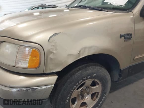 ✅ 2000 Ford F-150 XL • VIN: 1FTRX17W4YNB67723 • Lot: 43887880. Listed on IAAI with 193,537 mi. Free auction sales archive from the USA and detailed vehicle history report at DreamBid. Image 6.