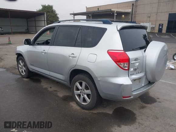 ✅ 2006 Toyota RAV4 Limited • VIN: JTMBK31V265004402 • Lot: 43783688. Wystawiony na IAAI z przebiegiem 218 113 mil. Bezpłatny archiwum sprzedaży aukcyjnych z USA i szczegółowy raport historii pojazdu na DreamBid. Zdjęcie 3.