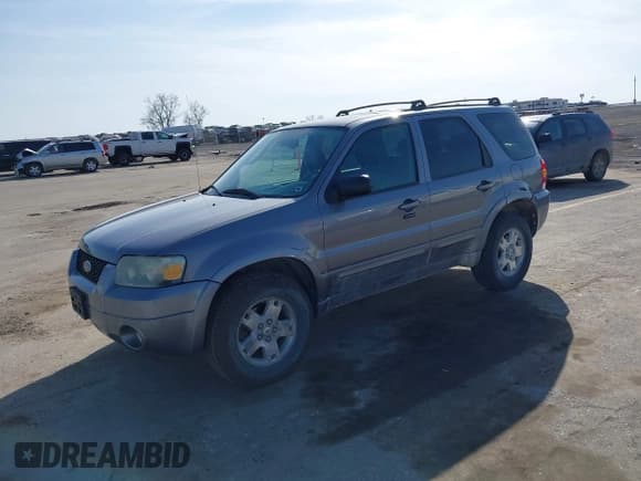 ✅ 2007 Ford Escape Limited • VIN: 1FMCU94157KA22028 • Lot: 41790265. Listed on IAAI with 233,389 mi. Free auction sales archive from the USA and detailed vehicle history report at DreamBid. Image 2.