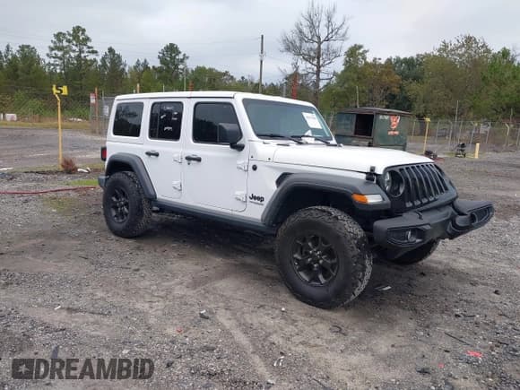 ✅ 2021 Jeep Wrangler Unlimited Willys • VIN: 1C4HJXDN0MW685716 • Lot: 40837088. Wystawiony na IAAI z przebiegiem 35 881 mil. Bezpłatny archiwum sprzedaży aukcyjnych z USA i szczegółowy raport historii pojazdu na DreamBid. Zdjęcie 1.