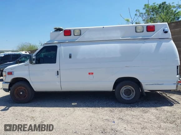 ✅ 2014 Ford Econoline Cargo Commercial • VIN: 1FDSS3ELXEDB15093 • Лот: 41853133. Опубликован ранее на IAAI с пробегом 315 724 миль. Бесплатный доступ к архиву аукционных продаж из США и подробный отчёт об истории автомобиля на DreamBid. Изображение 14.