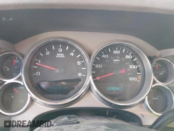 ✅ 2012 Chevrolet Silverado 2500HD • VIN: 1GB2KVCG2CZ253544 • Лот: 42990352. Опубликован ранее на IAAI с пробегом 334 578 миль. Бесплатный доступ к архиву аукционных продаж из США и подробный отчёт об истории автомобиля на DreamBid. Изображение 14.