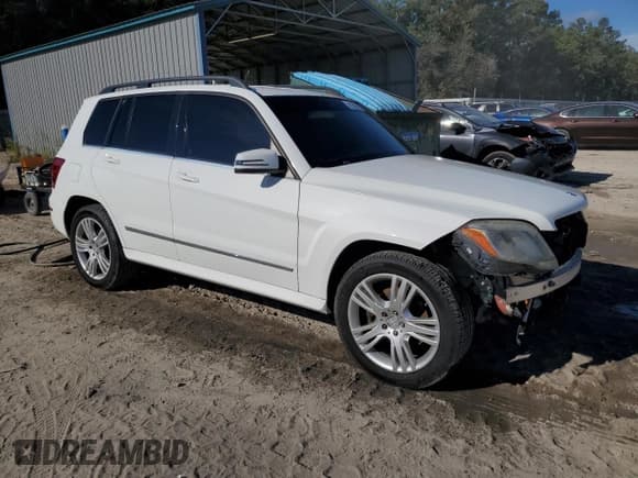 ✅ 2014 Mercedes-Benz GLK 250 • VIN: WDCGG0EBXEG287831 • Lot: 81509475. Listed on Copart with 111,829 mi. Free auction sales archive from the USA and detailed vehicle history report at DreamBid. Image 4.