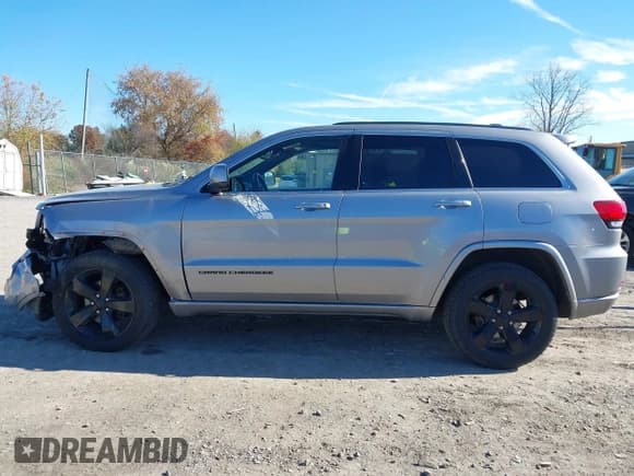 ✅ 2015 Jeep Grand Cherokee Altitude • VIN: 1C4RJFAG0FC942883 • Лот: 43544876. Опубликован ранее на IAAI с пробегом 121 139 миль. Бесплатный доступ к архиву аукционных продаж из США и подробный отчёт об истории автомобиля на DreamBid. Изображение 14.