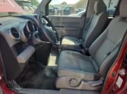 ✅ 2009 Honda Element LX • VIN: 5J6YH28329L005860 • Лот: 61751975. Опубликован ранее на Copart с пробегом 145 127 миль. Бесплатный доступ к архиву аукционных продаж из США и подробный отчёт об истории автомобиля на DreamBid. Изображение 7.