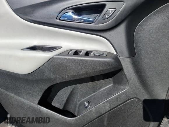 ✅ 2020 Chevrolet Equinox LT • VIN: 2GNAXJEV7L6157084 • Lot: 43067905. Listed on IAAI with 62,032 mi. Free auction sales archive from the USA and detailed vehicle history report at DreamBid. Image 1.