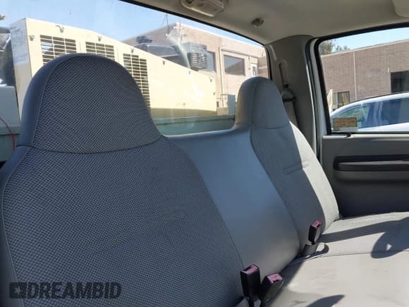 ✅ 2007 Ford F-350 XL • VIN: 1FDSF34527EB35312 • Lot: 42278054. Wystawiony na IAAI z przebiegiem 152 699 mil. Bezpłatny archiwum sprzedaży aukcyjnych z USA i szczegółowy raport historii pojazdu na DreamBid. Zdjęcie 8.