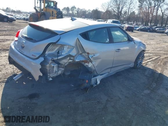 ✅ 2013 Hyundai Veloster Turbo • VIN: KMHTC6AE5DU112790 • Lot: 39890309. Wystawiony na IAAI z przebiegiem 138 626 mil. Bezpłatny archiwum sprzedaży aukcyjnych z USA i szczegółowy raport historii pojazdu na DreamBid. Zdjęcie 4.