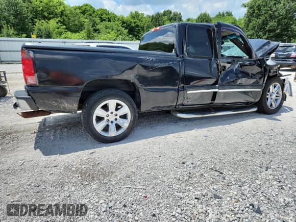 2005 Chevrolet Silverado 1500 LS с VIN 2GCEC19T351329805, выставлен на аукционе Copart как лот 70560105 с пробегом Не указан миль и Списание • Salvage title. История ставок и продаж доступна на DreamBid. Изображение 3.