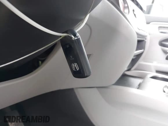 ✅ 2017 Honda Pilot EX-L • VIN: 5FNYF5H78HB013558 • Lot: 41555582. Listed on IAAI with 55,639 mi. Free auction sales archive from the USA and detailed vehicle history report at DreamBid. Image 11.