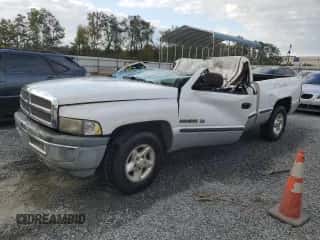 1999 Dodge 1500 с VIN 3B7HC12Y5XG197336, выставлен на аукционе Copart как лот 74195964 с пробегом 148 635 миль миль и На запчасти • Non repairable. История ставок и продаж доступна на DreamBid. Изображение 1.