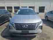 2024 Hyundai Tucson SEL z VIN 5NMJBCDE9RH388171, wystawiony jako IAAI lot #42989958 z przebiegiem 33 796 mil mil oraz . Historia ofert i sprzedaży dostępna na DreamBid. Obrazek 1.