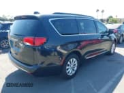✅ 2017 Chrysler Pacifica Touring L • VIN: 2C4RC1BG2HR505800 • Лот: 43354405. Опубликован ранее на IAAI с пробегом 155 751 миль. Бесплатный доступ к архиву аукционных продаж из США и подробный отчёт об истории автомобиля на DreamBid. Изображение 4.