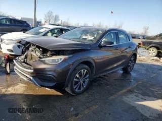 ✅ 2019 Infiniti QX30 Essential • VIN: SJKCH5CR1KA011645 • Лот: 89090245. Опубликован ранее на Copart с пробегом 82 236 миль. Бесплатный доступ к архиву аукционных продаж из США и подробный отчёт об истории автомобиля на DreamBid. Изображение 1.