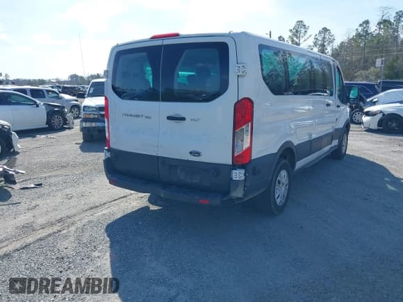 ✅ 2017 Ford Transit XL • VIN: 1FBZX2ZM1HKA04972 • Lot: 41461280. Wystawiony na IAAI z przebiegiem 62 871 mil. Bezpłatny archiwum sprzedaży aukcyjnych z USA i szczegółowy raport historii pojazdu na DreamBid. Zdjęcie 4.