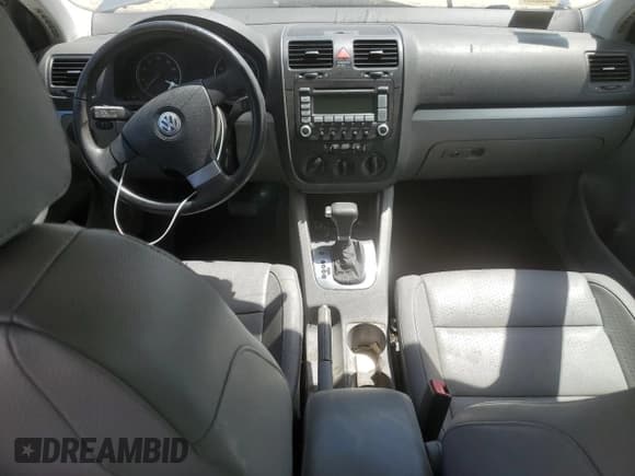 ✅ 2008 Volkswagen Jetta SE • VIN: 3VWRM71K88M178460 • Lot: 57409555. Listed on Copart with 111,714 mi. Free auction sales archive from the USA and detailed vehicle history report at DreamBid. Image 8.