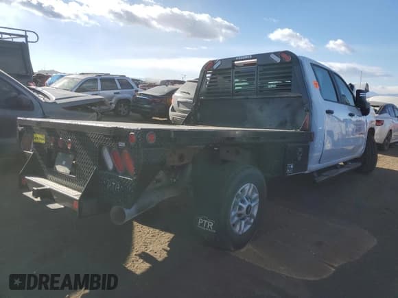 ✅ 2024 Chevrolet Silverado 2500HD • VIN: 1GB1YLEY6RF307152 • Lot: 84064034. Wystawiony na Copart z przebiegiem Nie podano. Bezpłatny archiwum sprzedaży aukcyjnych z USA i szczegółowy raport historii pojazdu na DreamBid. Zdjęcie 3.