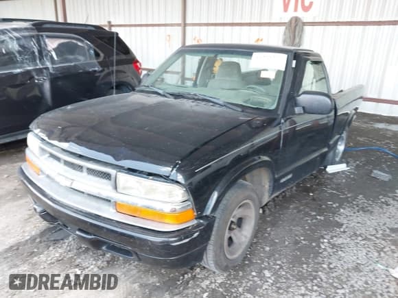 ✅ 2000 Chevrolet S-10 LS • VIN: 1GCCS14W7YK101192 • Лот: 42538796. Опубликован ранее на IAAI с пробегом Не указан. Бесплатный доступ к архиву аукционных продаж из США и подробный отчёт об истории автомобиля на DreamBid. Изображение 2.