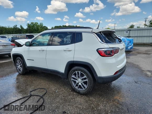 ✅ 2018 Jeep Compass Latitude • VIN: 3C4NJCBB7JT468847 • Лот: 64953685. Опубликован ранее на Copart с пробегом 105 204 миль. Бесплатный доступ к архиву аукционных продаж из США и подробный отчёт об истории автомобиля на DreamBid. Изображение 2.