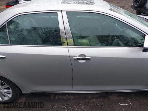 ✅ 2014 Toyota Camry LE • VIN: 4T1BD1FK8EU125464 • Lot: 43733062. Wystawiony na IAAI z przebiegiem 289 179 mil. Bezpłatny archiwum sprzedaży aukcyjnych z USA i szczegółowy raport historii pojazdu na DreamBid. Zdjęcie 13.