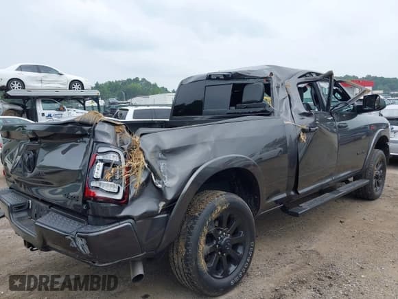 ✅ 2022 Ram 2500 Laramie • VIN: 3C6UR5FJ4NG430631 • Lot: 42880288. Wystawiony na IAAI z przebiegiem 22 158 mil. Bezpłatny archiwum sprzedaży aukcyjnych z USA i szczegółowy raport historii pojazdu na DreamBid. Zdjęcie 6.