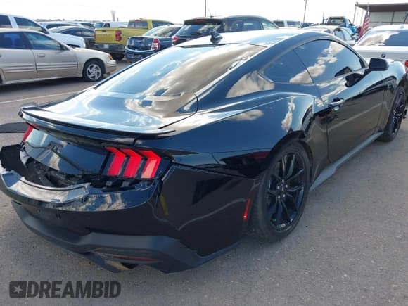 ✅ 2025 Ford Mustang GT • VIN: 1FA6P8CF8S5410206 • Lot: 43339233. Listed on IAAI with 3,597 mi. Free auction sales archive from the USA and detailed vehicle history report at DreamBid. Image 4.