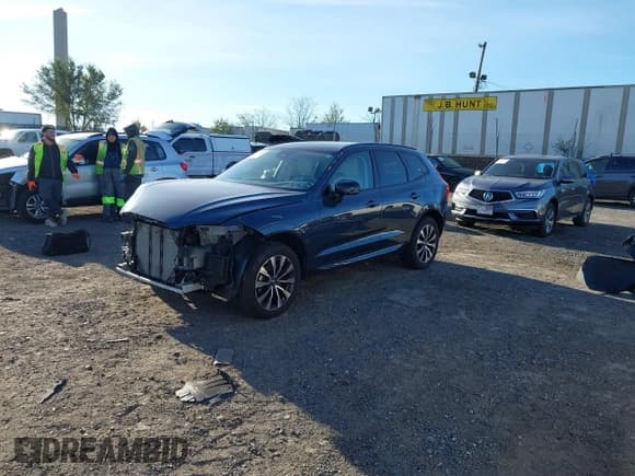 ✅ 2023 Volvo XC60 Plus Dark Theme • VIN: YV4L12RW9P1305785 • Lot: 43686299. Listed on IAAI with 12,763 mi. Free auction sales archive from the USA and detailed vehicle history report at DreamBid. Image 2.