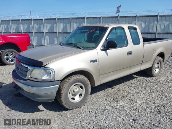 ✅ 2000 Ford F-150 XL • VIN: 1FTZX1729YNB05926 • Lot: 42734513. Wystawiony na IAAI z przebiegiem 150 717 mil. Bezpłatny archiwum sprzedaży aukcyjnych z USA i szczegółowy raport historii pojazdu na DreamBid. Zdjęcie 2.