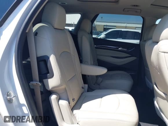 ✅ 2021 Buick Enclave Premium • VIN: 5GAEVBKW8MJ266176 • Lot: 42999987. Wystawiony na IAAI z przebiegiem 29 294 mil. Bezpłatny archiwum sprzedaży aukcyjnych z USA i szczegółowy raport historii pojazdu na DreamBid. Zdjęcie 8.