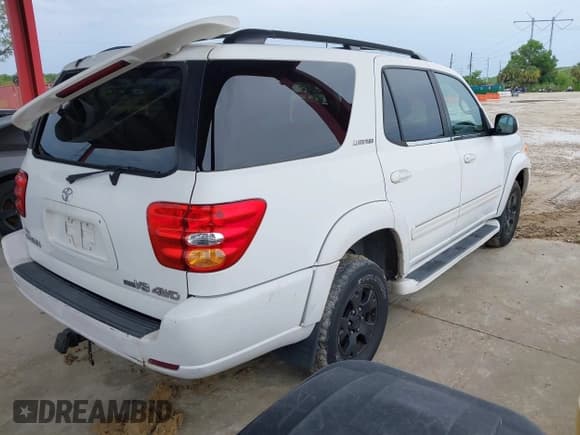 ✅ 2001 Toyota Sequoia Limited • VIN: 5TDBT48A61S009806 • Lot: 42747577. Listed on IAAI with 272,060 mi. Free auction sales archive from the USA and detailed vehicle history report at DreamBid. Image 4.