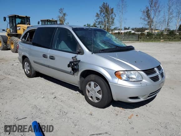 2005 Dodge Caravan SE с VIN 1D4GP24R15B426552, выставлен на аукционе Copart как лот 75885184 с пробегом 296 478 миль миль и Списание • Salvage title. История ставок и продаж доступна на DreamBid. Изображение 4.