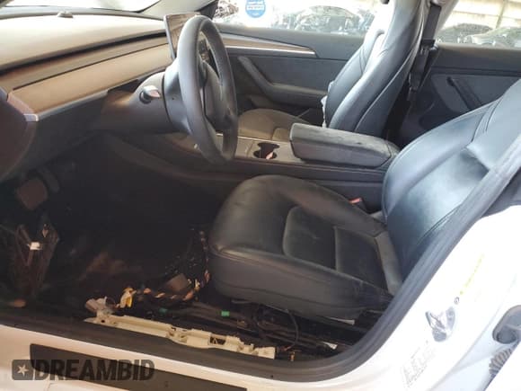 ✅ 2022 Tesla Model 3 • VIN: 5YJ3E1EA8NF102208 • Lot: 67029715. Wystawiony na Copart z przebiegiem 21 529 mil. Bezpłatny archiwum sprzedaży aukcyjnych z USA i szczegółowy raport historii pojazdu na DreamBid. Zdjęcie 7.