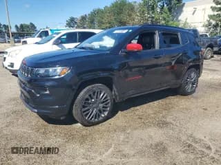 ✅ 2023 Jeep Compass (RED) Edition • VIN: 3C4NJDCN3PT511409 • Lot: 69620115. Wystawiony na Copart z przebiegiem 73 537 mil. Bezpłatny archiwum sprzedaży aukcyjnych z USA i szczegółowy raport historii pojazdu na DreamBid. Zdjęcie 1.