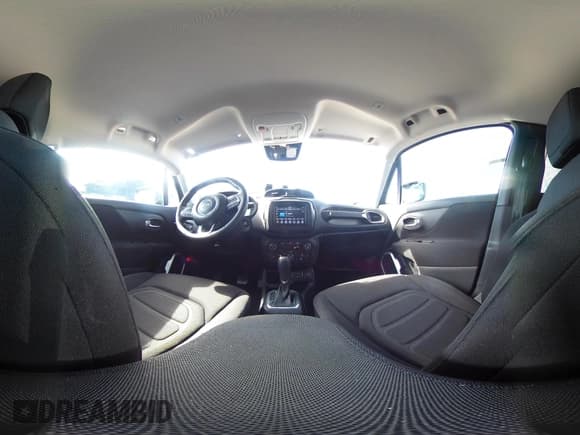 ✅ 2021 Jeep Renegade Latitude • VIN: ZACNJCBB0MPM22592 • Лот: 43015032. Опубликован ранее на IAAI с пробегом 37 578 миль. Бесплатный доступ к архиву аукционных продаж из США и подробный отчёт об истории автомобиля на DreamBid. Изображение 19.