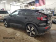 ✅ 2023 Volvo C40 Ultimate • VIN: YV4ED3GM8P2054114 • Лот: 56379255. Опубликован ранее на Copart с пробегом 18 560 миль. Бесплатный доступ к архиву аукционных продаж из США и подробный отчёт об истории автомобиля на DreamBid. Изображение 2.